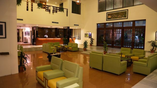 דהראדון Inderlok Hotel מראה פנימי תמונה